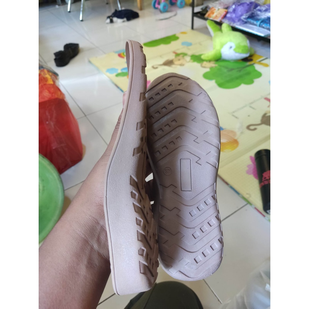 sol outsole sepatu wanita ujung lancip lentur