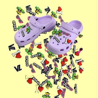 Aksesoris Jibbitz Charm Kartun Gesper Sepatu Sandal Pin Charms Motif Mainan Lucu Baru PVC Lubang Karakter Unik Terbaru Viral