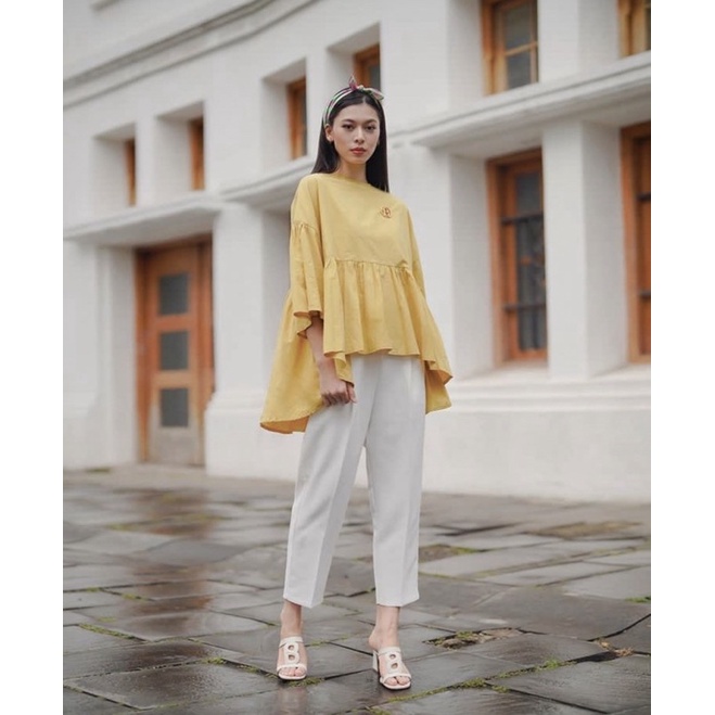 Preloved Naura Blouse by Benang Jarum Buttonscarves