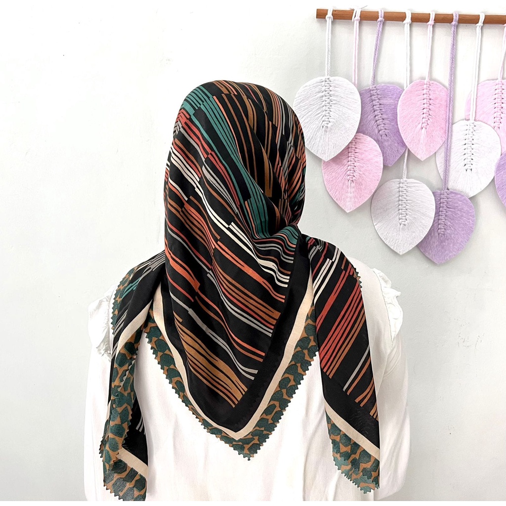 Segi Empat Motif Journey Salur JP