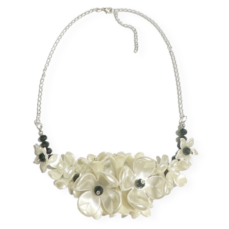 Nicole Crystal Pearl Flowery Necklace Kalung Mutiara Bunga Kalung Hijab Pesta