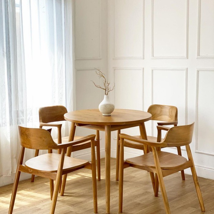 Set Meja Cafe Bulat 4 Kursi Model Retro kayu Jati Solid