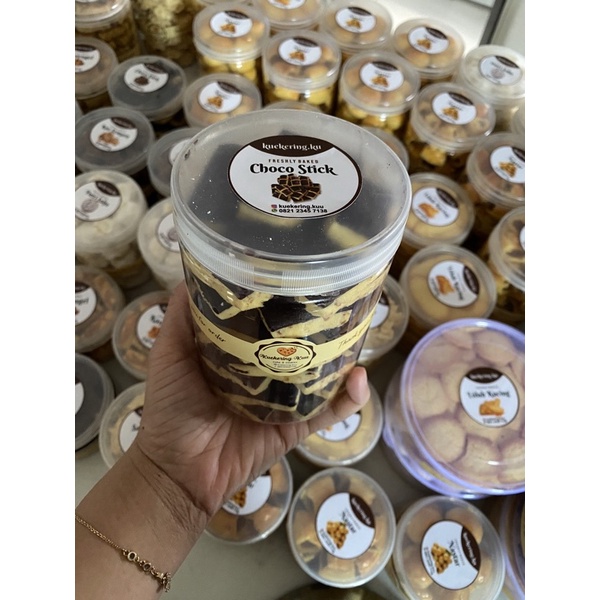 

kue kering chocostick . toples 800ml/500gr