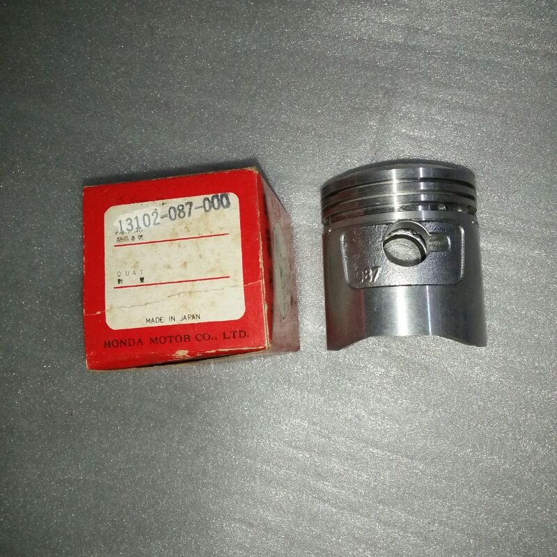 piston seker seher Honda C70 CT70 CL70 CL70 oversize 0.25 NOS ori HM Made in Japan