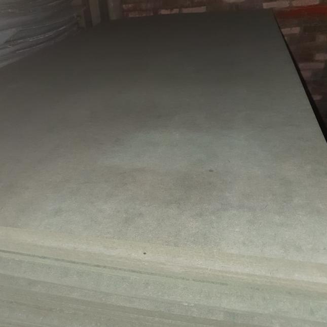 MDF hijau 3 mm / Triplek 3 mm MDF hijau HMR / MDF 3mm HMR