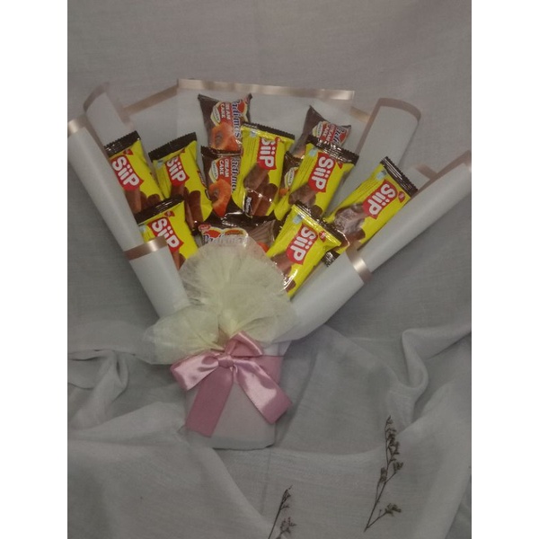 

bucket snack romantis