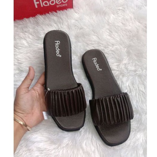 Sandal Slop wanita model kerut