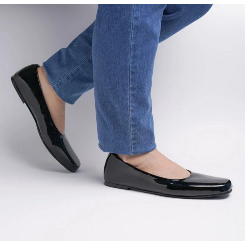 Sepatu Flatshoes Wanita Oversize T2.Putih 41.45 Flat Sepatu Formal Sekolah JUMBO IMPORT Kaki Gemuk Bule Sepatu Perawat Suster