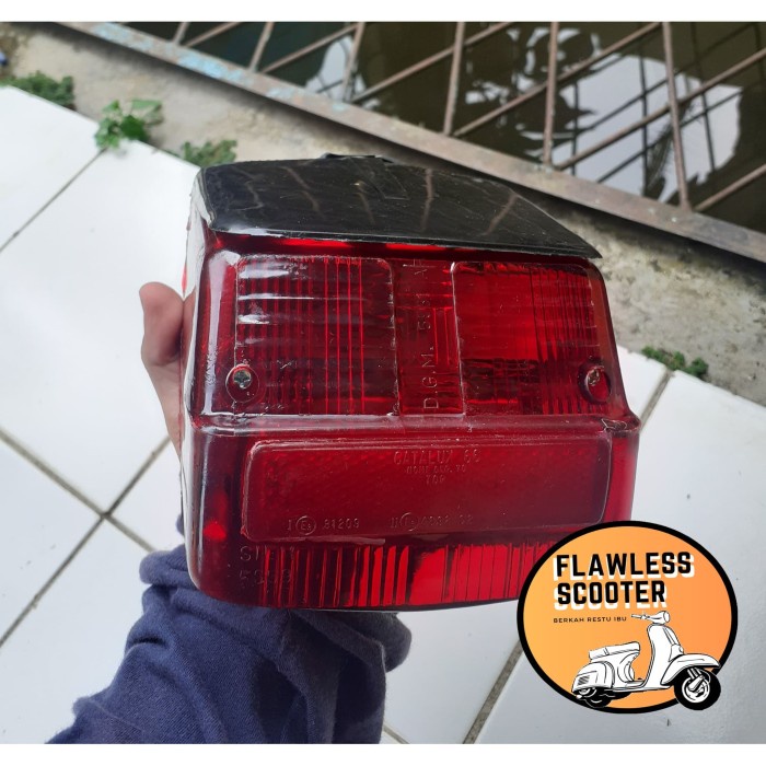 Lampu Stop belakang Stoplamp stop lamp Vespa Super sprint komplit