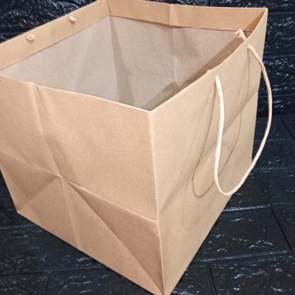 

paper bag 27 cm x 27 cm tinggi 29 cm
