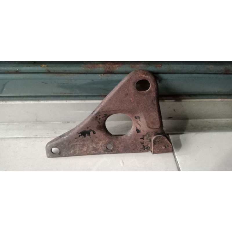 breket dudukan knalpot gl 100 ori
