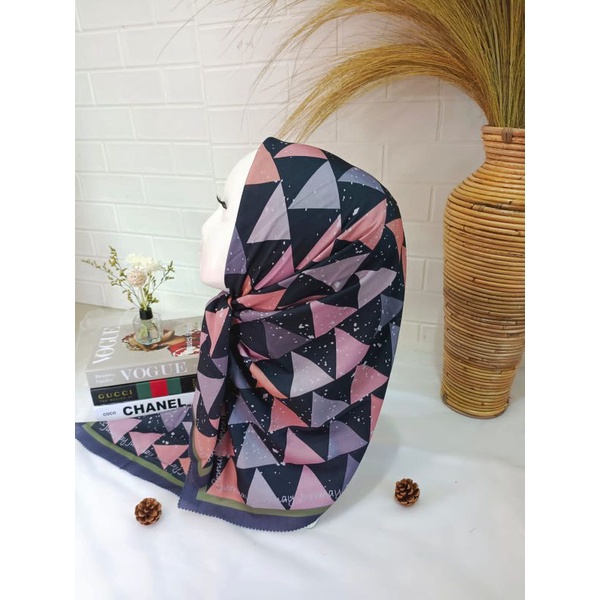 HIJAB SEGI EMPAT DEENAY KW/BANIESCOOP KW