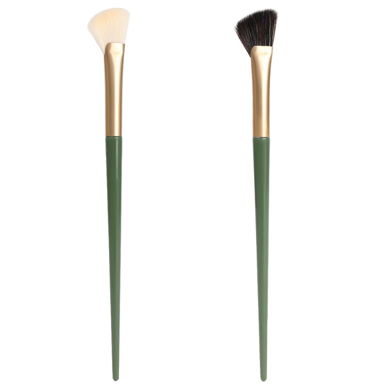 Brush Makeup Bahan Fiber Dengan Gagang Plastik