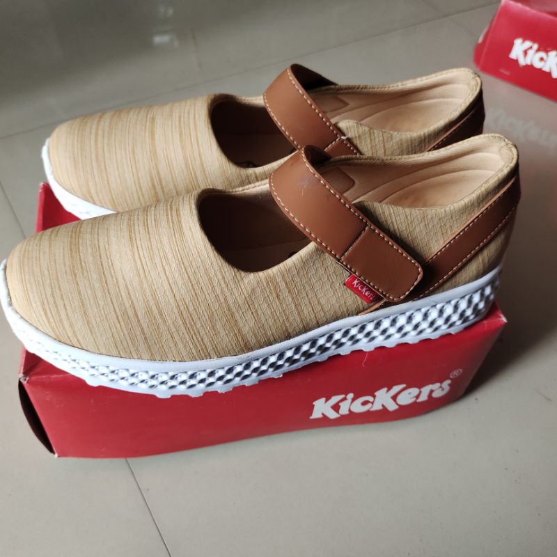Obral Murah Kickers Sepatu Sandal Wanita Wedges Casual Santai Murah