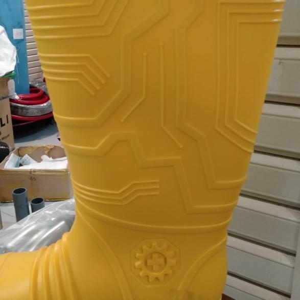 sepatu boot safety kuning merk Ergos