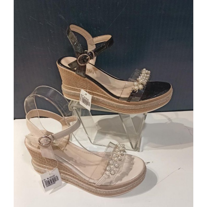 wedges wanita cantik merk lawrensia