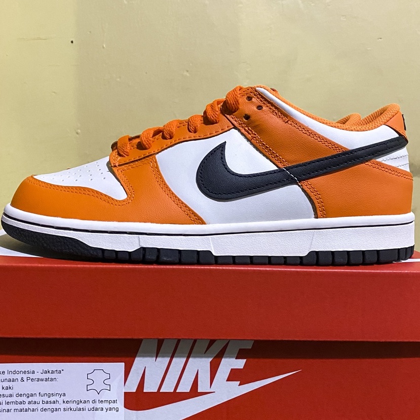 nike dunk low safety orange