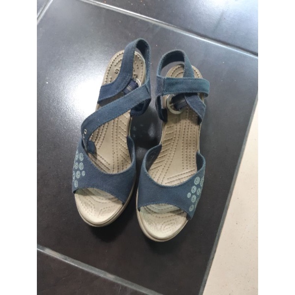 [preloved] Crocs Wedges size 37
