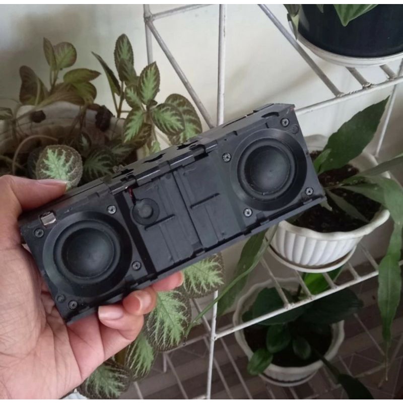 Speaker Bluetooth Jambox by Jawbone, not Bose Beats JBL Harman Kardon