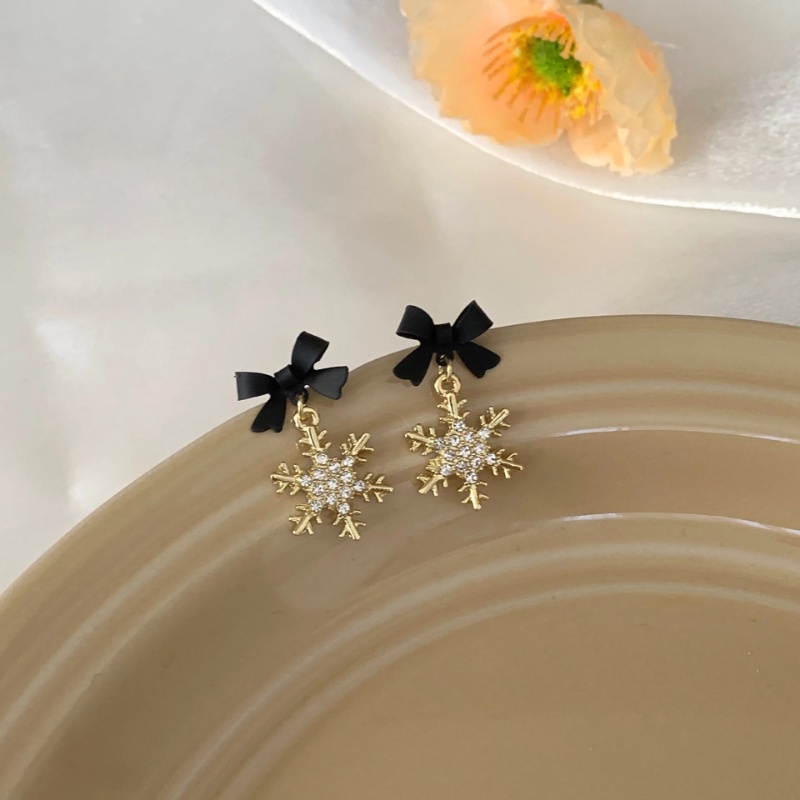 1 Pasang Anting Stud Desain Snowflake Pita Warna Merah Hitam Bahan Zirkon Untuk Wanita