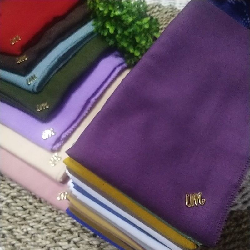 HIJAB PIN  UM HIJAB LEMBUT DAN KEKINIAN+ KEMASAN POUCH POLOS