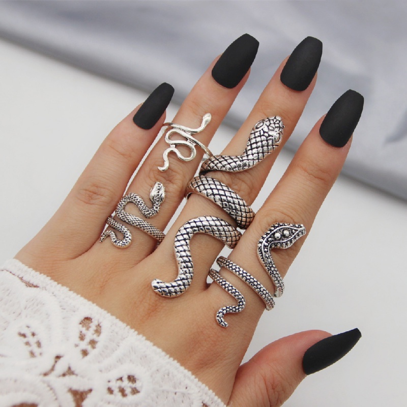 4pcs / Set Cincin Bentuk Ular Bahan Metal Gaya Vintage Punk Gothic Bohemia Untuk Wanita