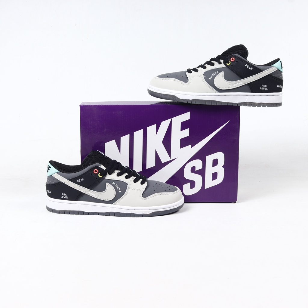 Sepatu Nike SB Dunk Low X Travis Scott X Playstation