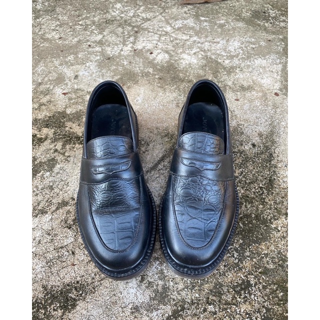 sepatu jovem second (docmart)