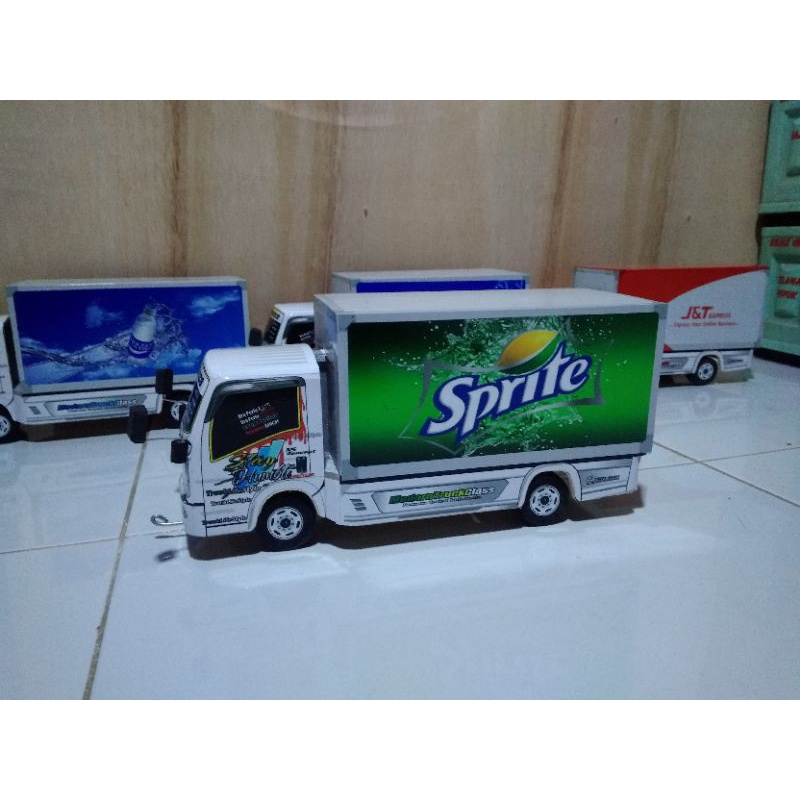 miniatur truk minuman