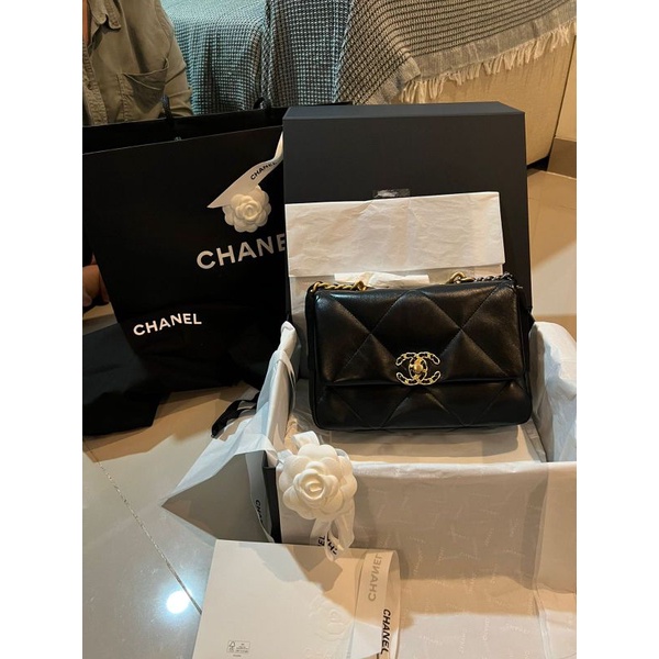 Chanel 19 Small Black GHW