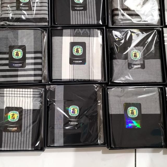 Sarung Cap Gajah Duduk Black & White (Hitam putih) ORI