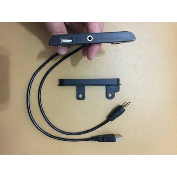 Karpet Mobil List Kuping Toyota With Aux & Slot Usb / Kuping Innova