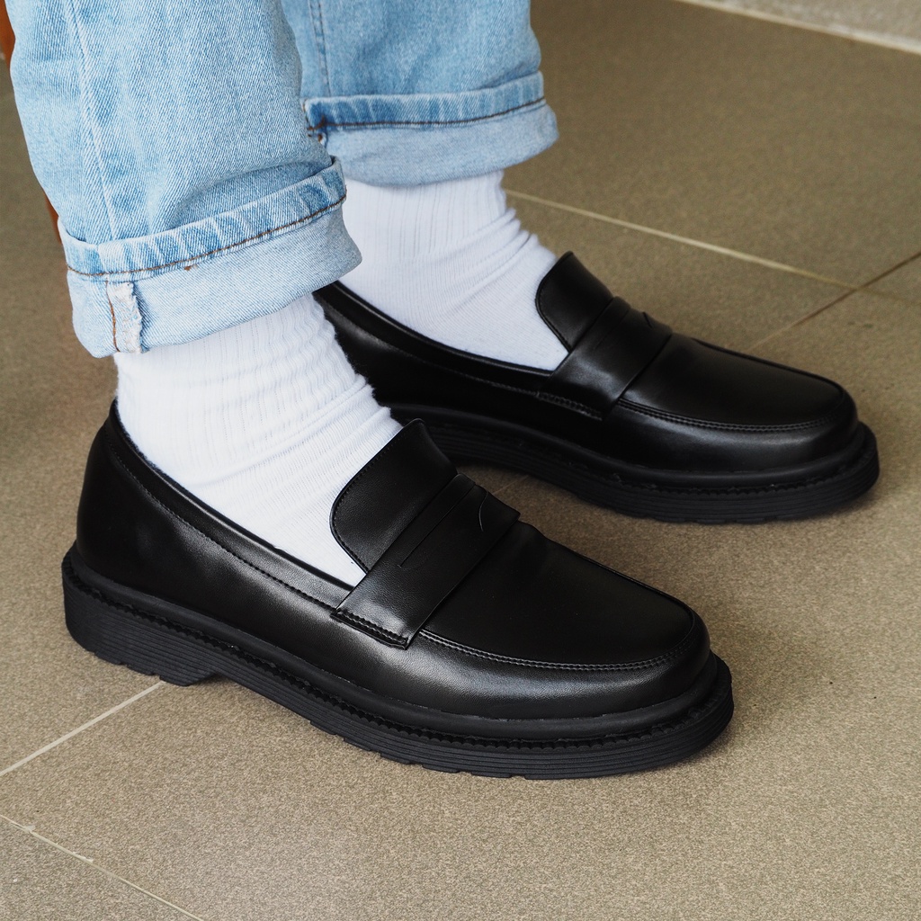 Sepatu Slip On Loafers Pria Formal | SB AIDEN BLACK