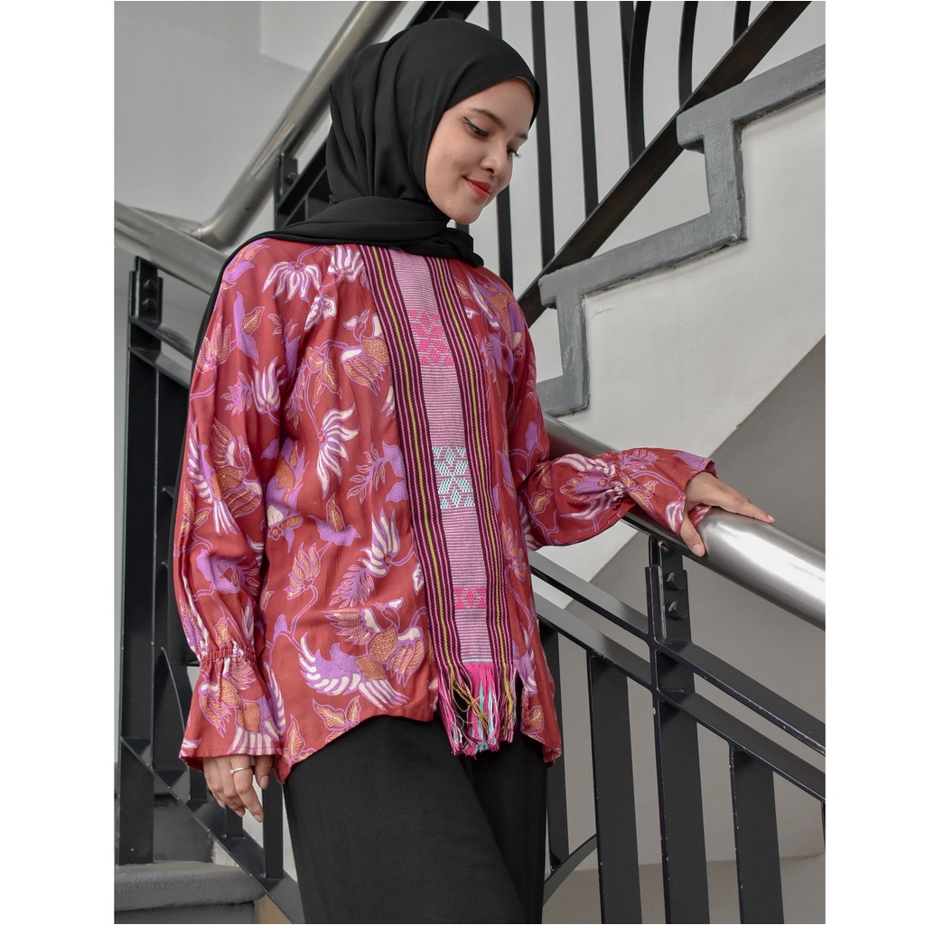 ZARMING Blus Wanita Batik Tulis Bahan Paris Kombinasi Tenun NTT Warna Pink & Coklat - M, L