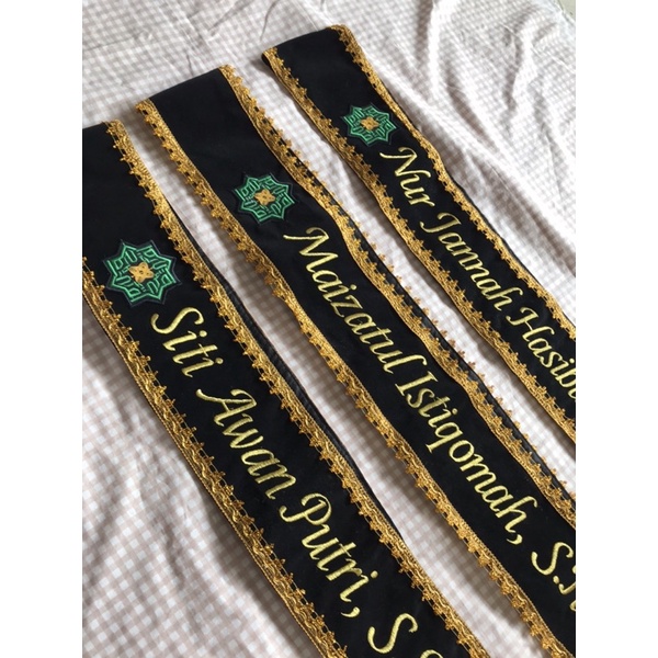 SELEMPANG WISUDA / SELEMPANG BLUDRU