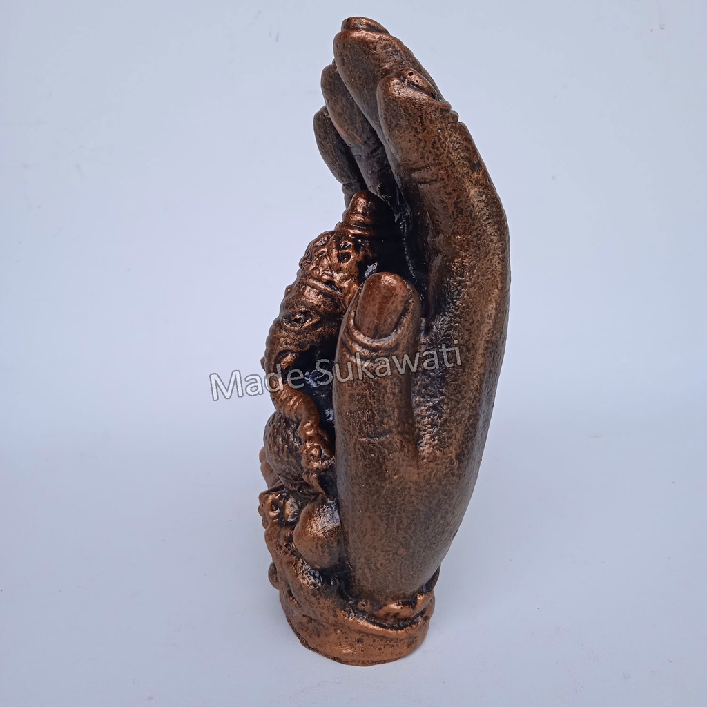 Patung Ganesha dalam tangan Kerajinan Handmade Bali bahan cetakan