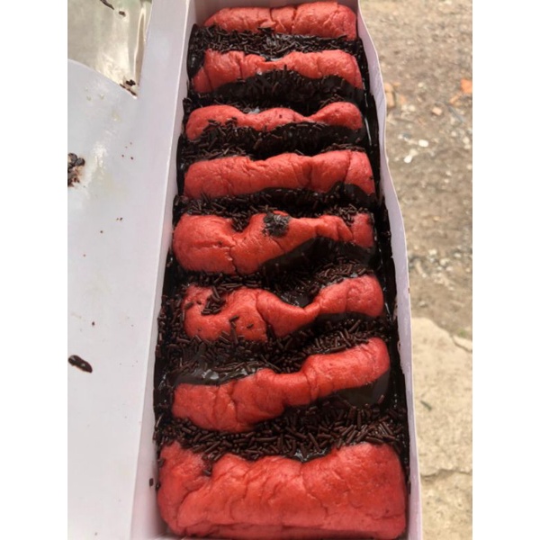 

Redvelvet isian coklat ready setiap hari kamis