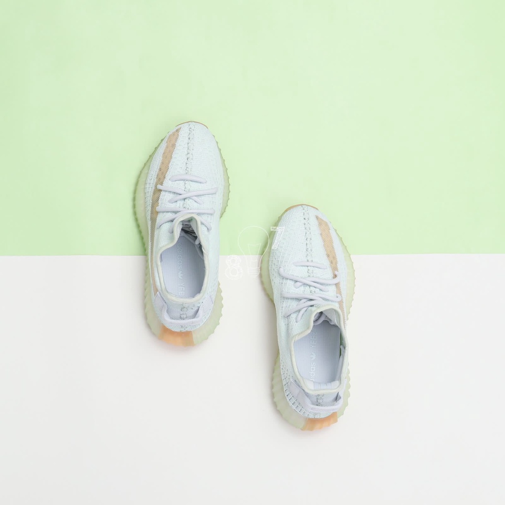 Yeezy Boost 350 V2 Hyperspace