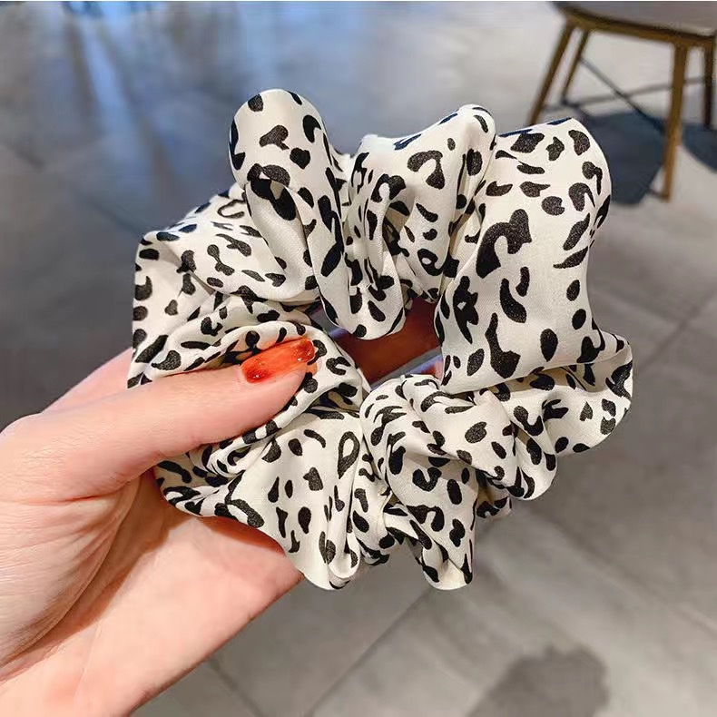 Murah Lebay S243 Ikat Rambut Korea Scrunchie Model Polkadot / Kunciran /  Ikat Rambut Aksesoris Hijab Bahan Sutra