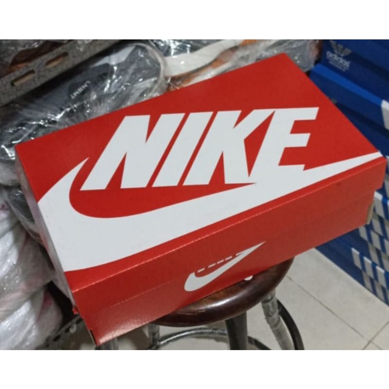 BOX SEPATU Nike & Adidas