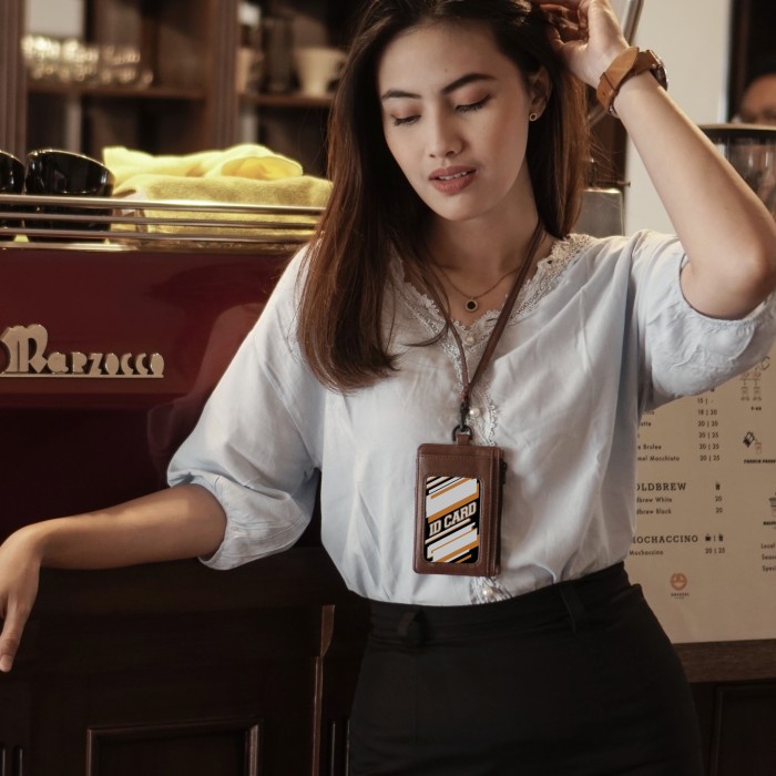 

Name Tag Nametag Id Card Kulit Meluwe Id Card Holder Kulit Souvenir Kantor