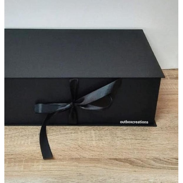 

Box Kado Pita Hitam Besar