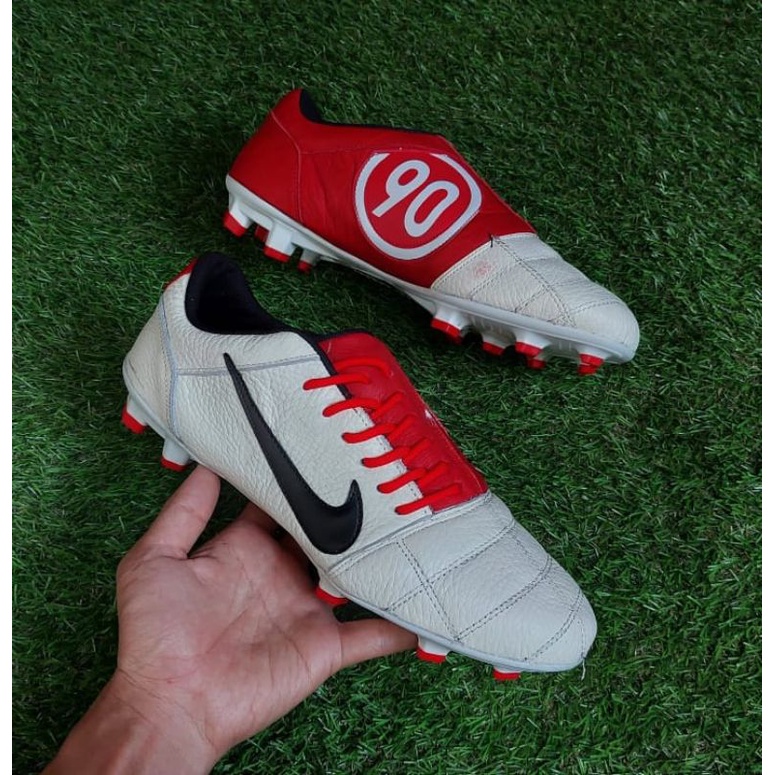 SEPATU BOLA KULIT NIKE T90