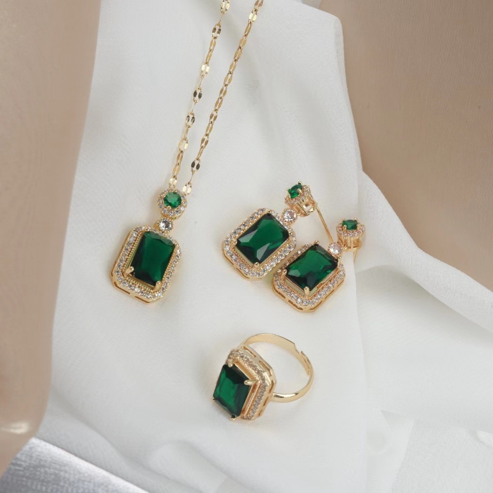 Kalung Rantai Dengan Liontin Batu Emerald Bentuk Geometri Gaya Retro Korea Untuk Wanita