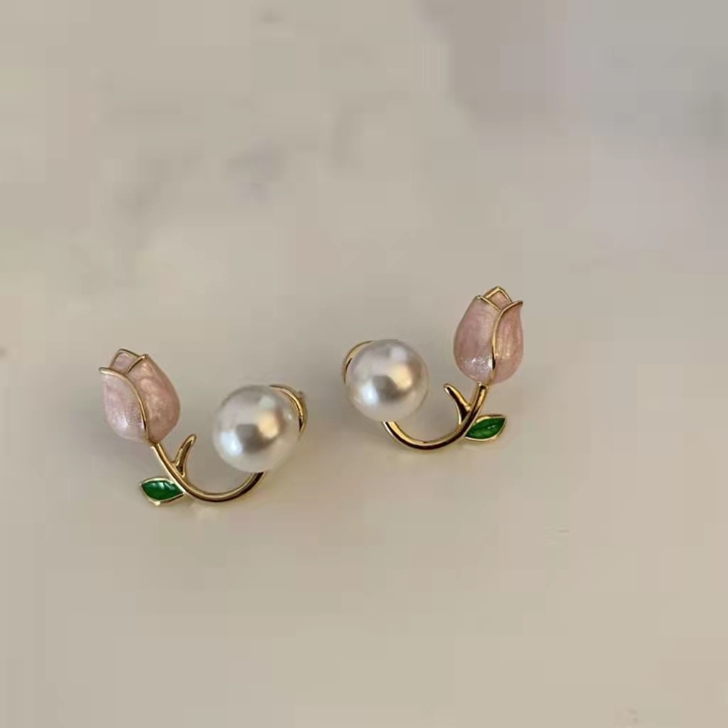 Anting Stud Desain Bunga Tulip Aksen Mutiara Gaya Elegan Untuk Perempuan