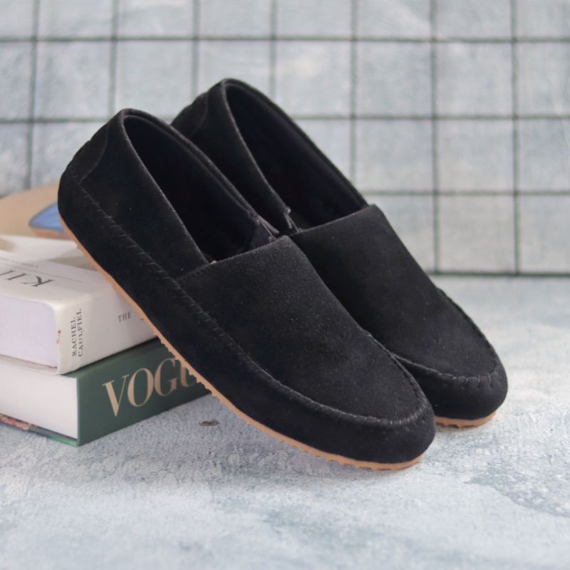 Sepatu Slip On Pria Kulit Pu Suede Sepatu Casual Pria Loafers Antislip Sepatu Kerja Kuliah Kantor Siena