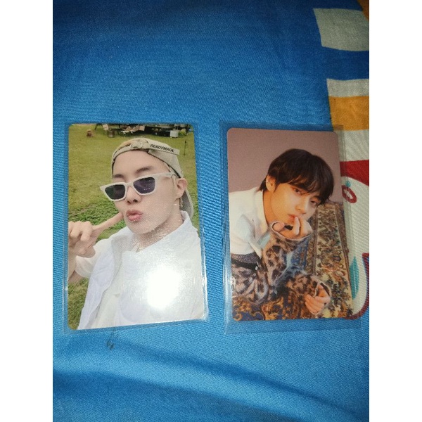 Photocard Tae maung Tae tear O jhope its 2 PC BTS