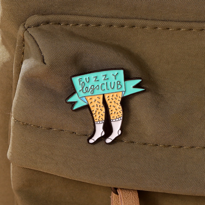 Bros Pin Enamel Desain Kaki Berbulu Bahan Metal Untuk Aksesoris Perhiasan