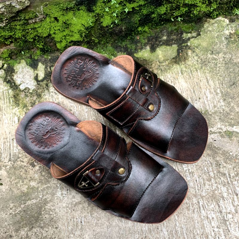 sendal kulit asli,sendal Cibaduyut,sendal kulit terbaru,sendal slop kulit,sendal pria kulit asli