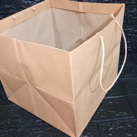 

paper bag 27 cm x 27 cm tinggi 29 cm